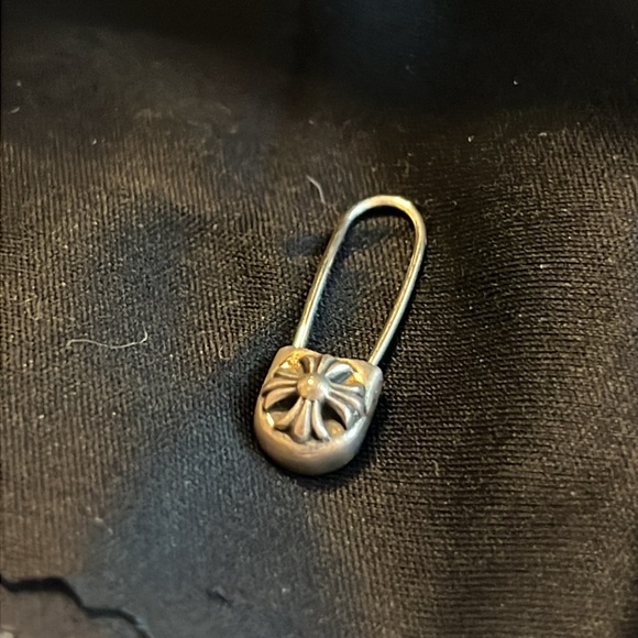 Chrome Hearts Safety Pin Single Earring, Silver - Picture 5 of 5